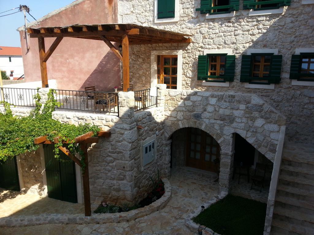 Ferienwohnung Dvori Svetog Mihaela Šibenik Zimmer foto