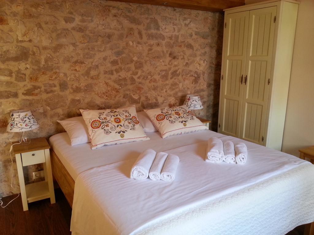 Ferienwohnung Dvori Svetog Mihaela Šibenik Zimmer foto