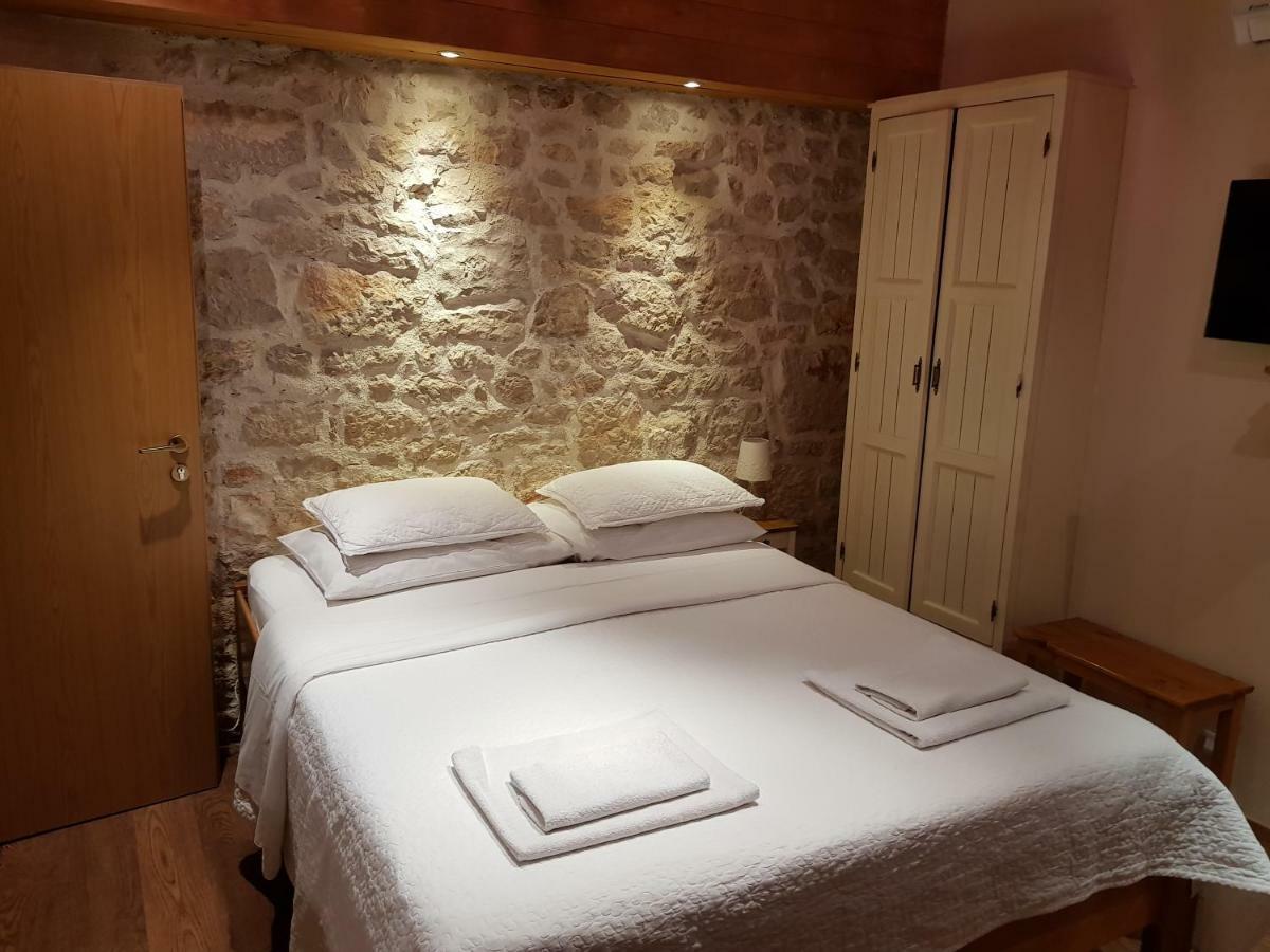 Ferienwohnung Dvori Svetog Mihaela Šibenik Exterior foto