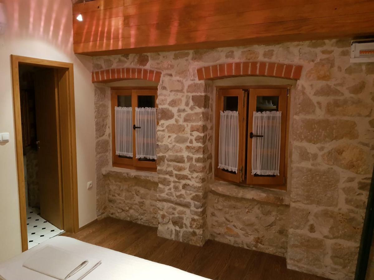 Ferienwohnung Dvori Svetog Mihaela Šibenik Exterior foto