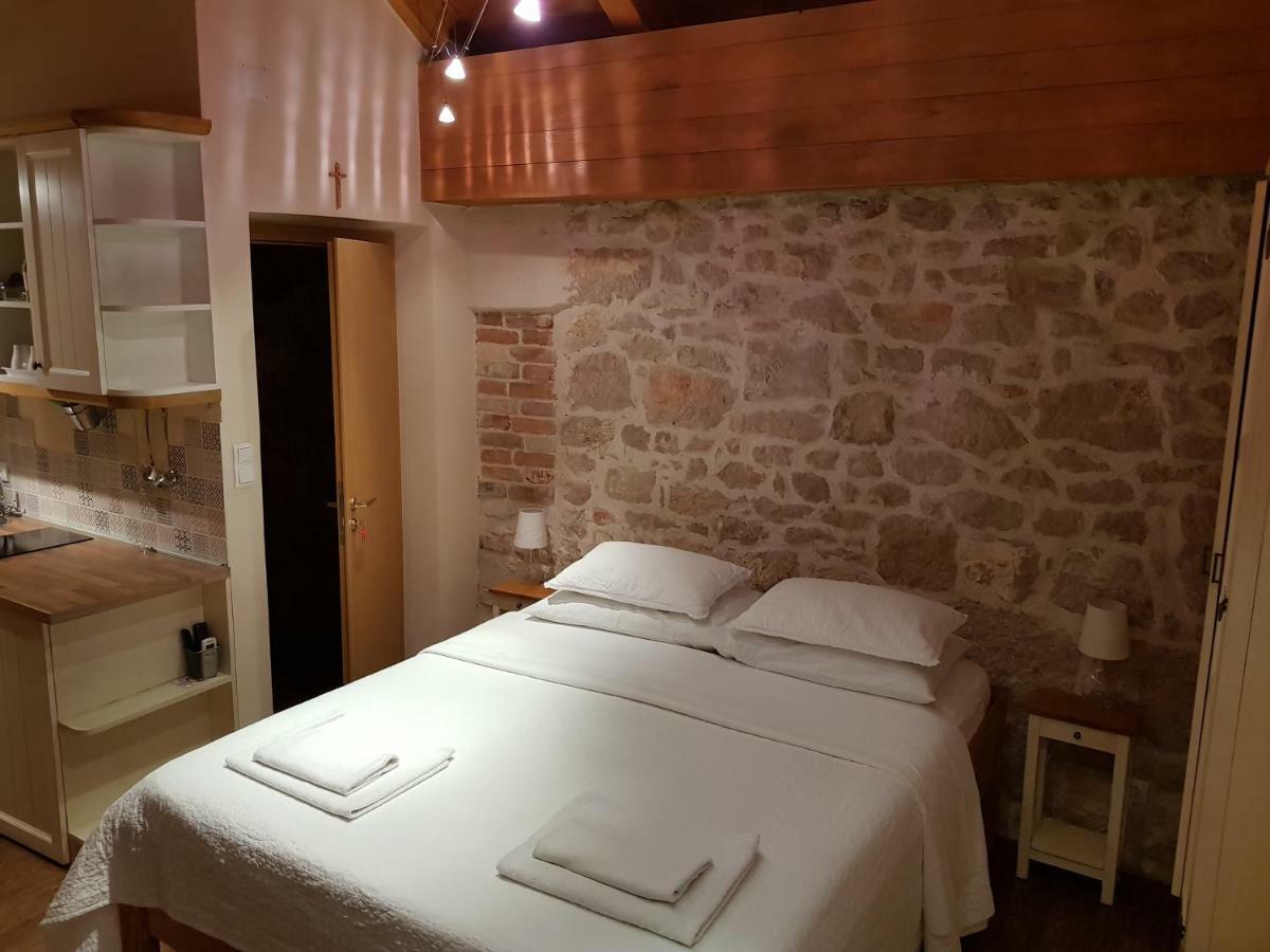 Ferienwohnung Dvori Svetog Mihaela Šibenik Exterior foto