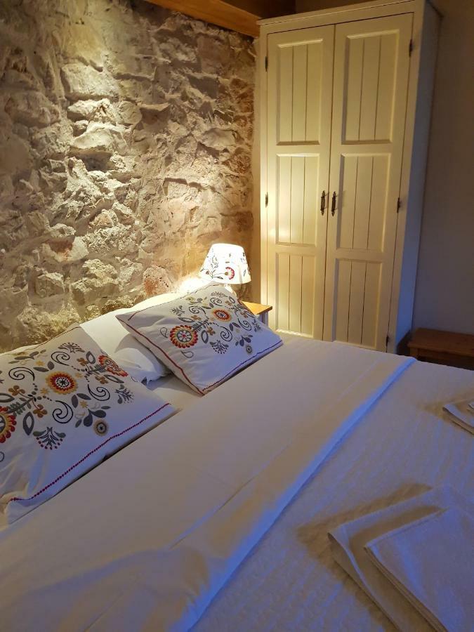Ferienwohnung Dvori Svetog Mihaela Šibenik Exterior foto